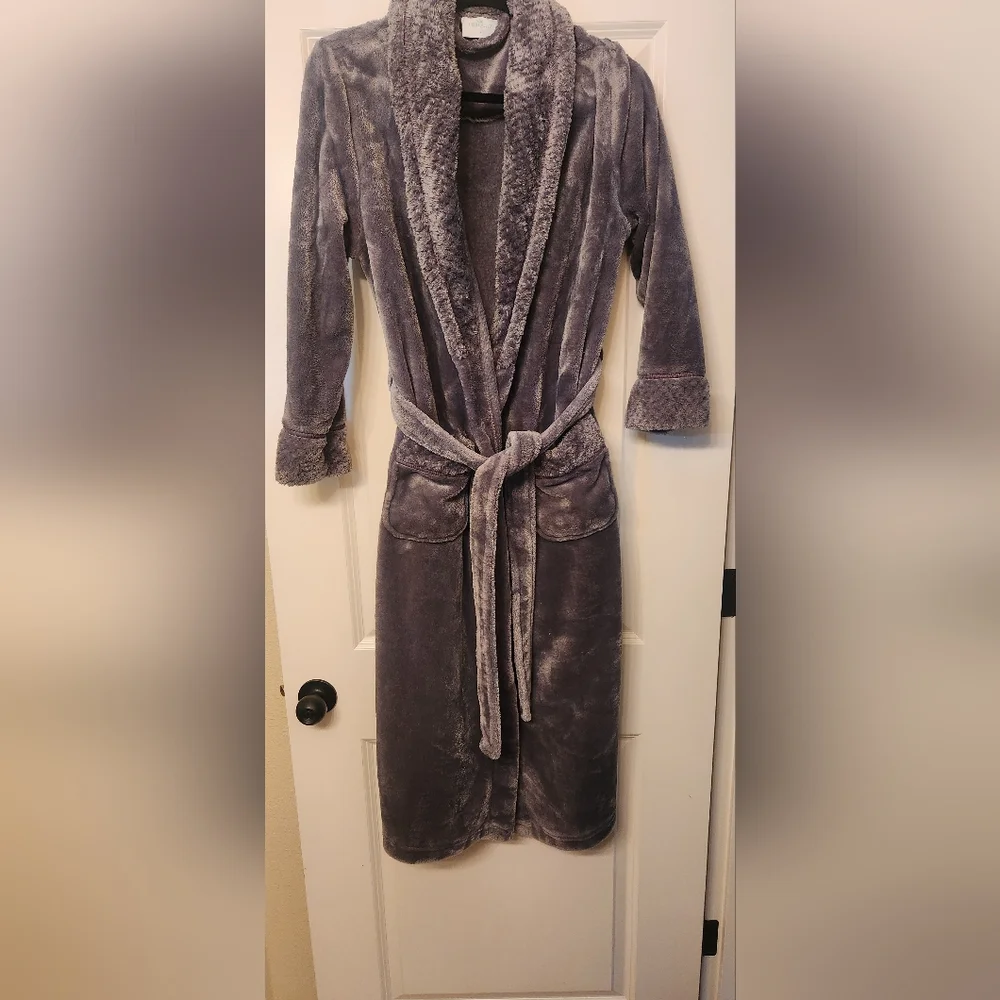 Plush Gray Robe - Picture 1 of 2